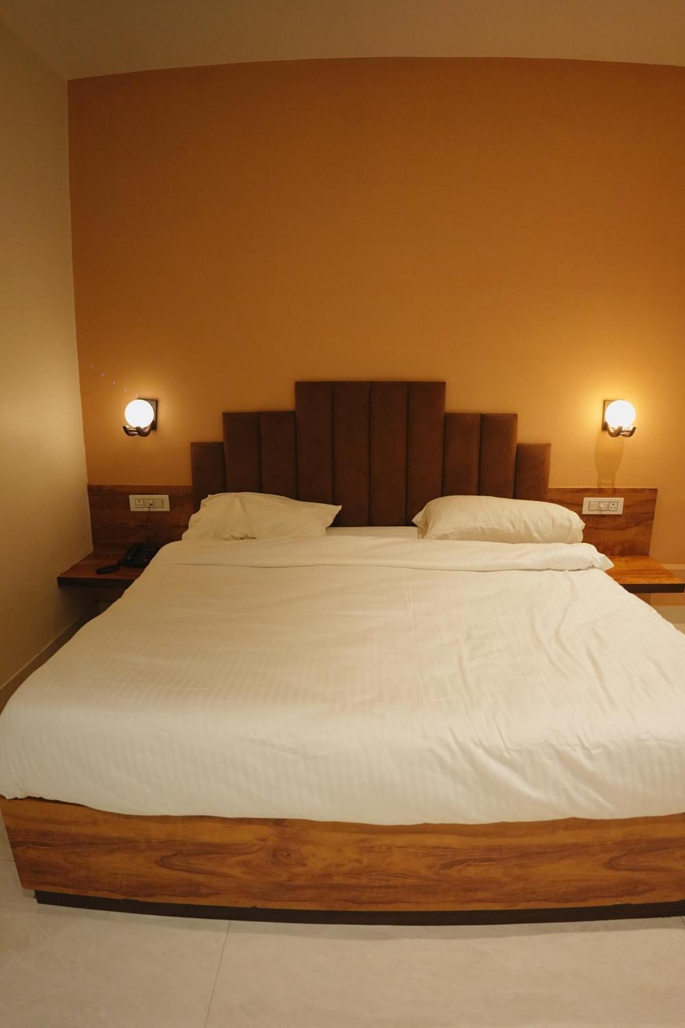 The Krati Resort & Convention Centre Bareilly Ngoại thất bức ảnh