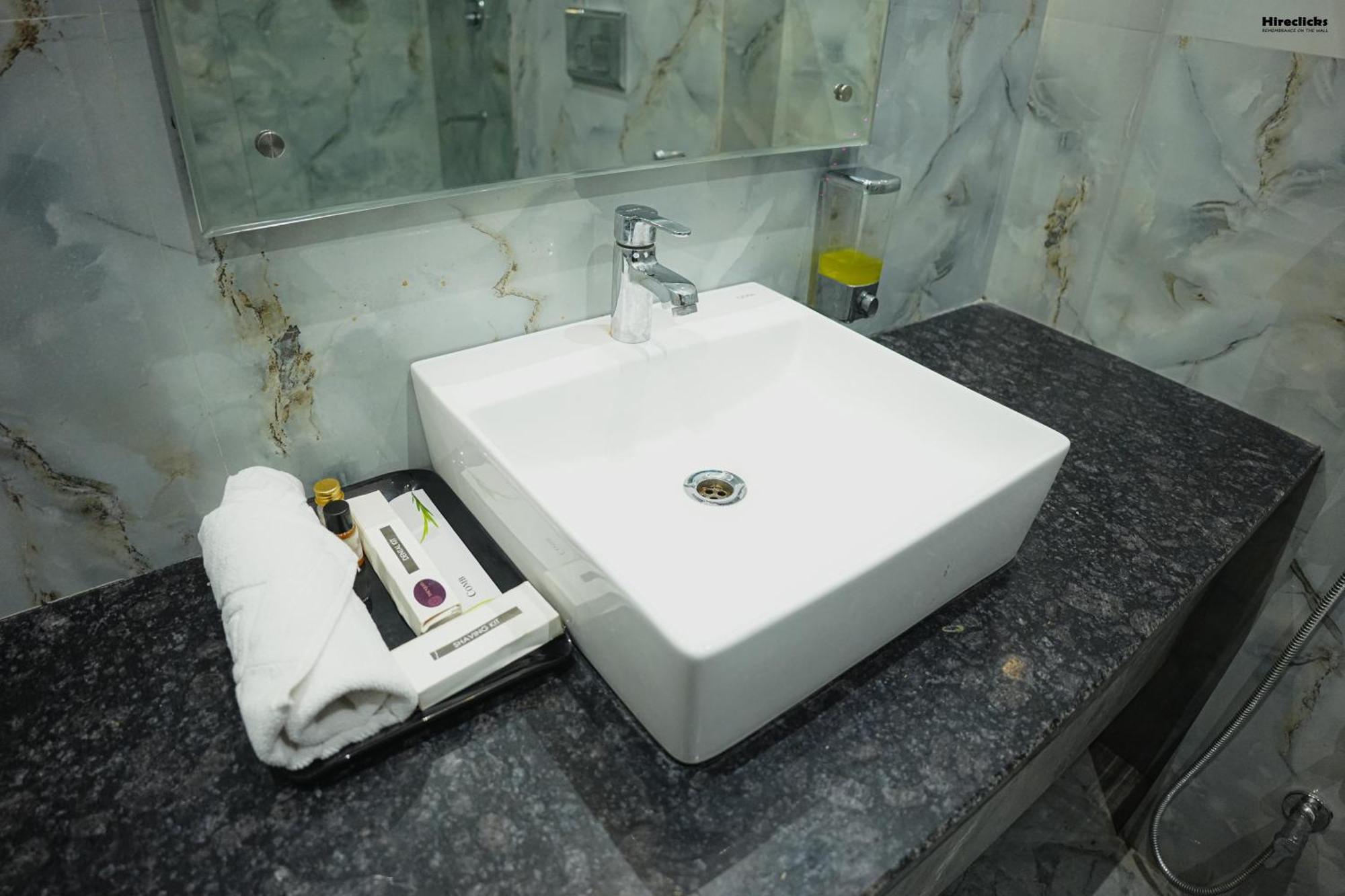 The Krati Resort & Convention Centre Bareilly Ngoại thất bức ảnh